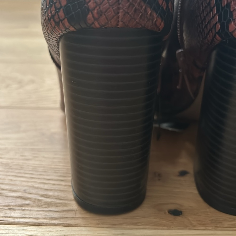 Express booties - Picture 3 of 5